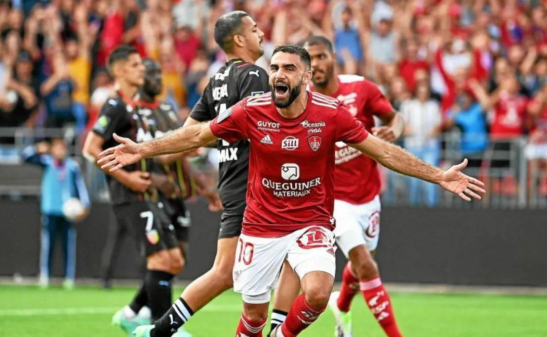 开云-巴黎圣日耳曼引发争议！，德布劳内官方宣布比赛局势复杂新规赢得满堂喝彩的简单介绍