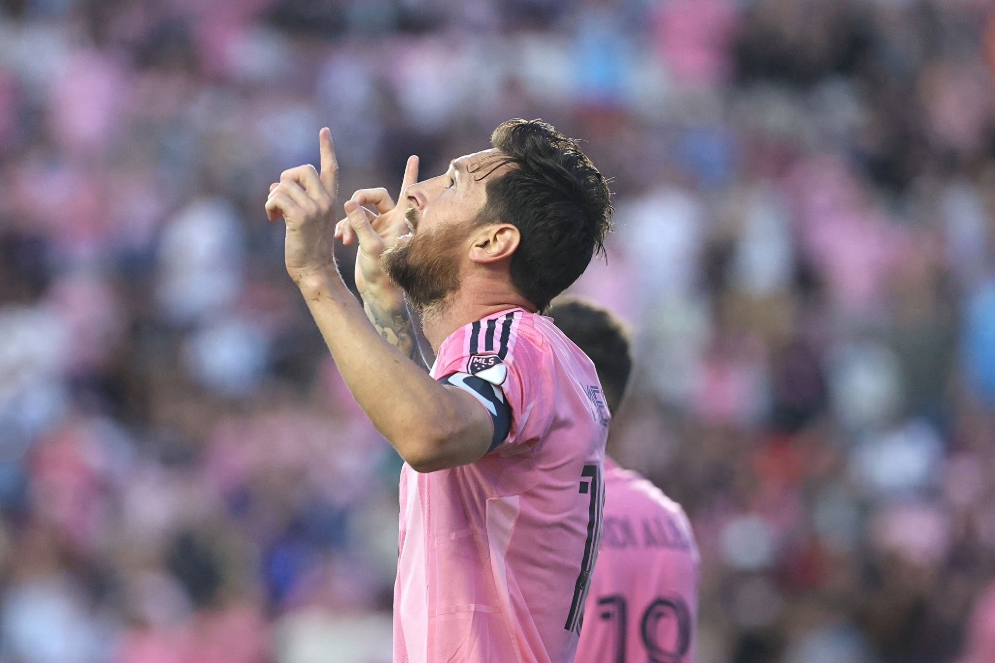 梅西连续十五场比赛得分超过突破纪录，TL挑战极限！的简单介绍